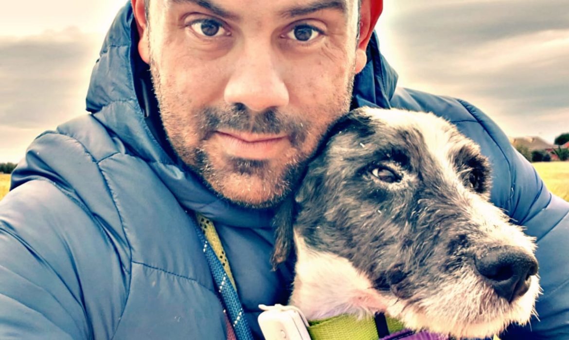 Entrevista a Juan Gancedo, el «salvador de los perros» en la Cañada Real