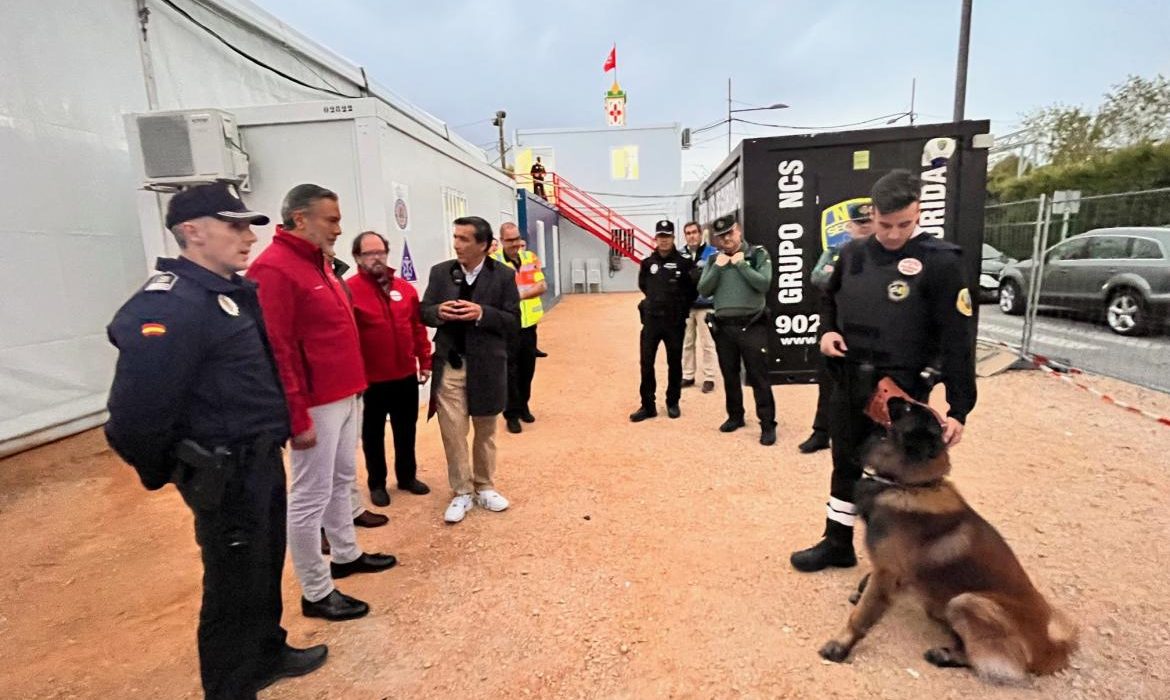 La Comunidad de Madrid apoya a la policía local contra el narcotráfico con perros detectores de drogas