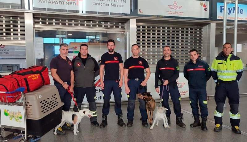 España envía equipos de rescate con perros de salvamento a Siria y Turquía. La embajada turca lanza una recogida de ropa y alimentos